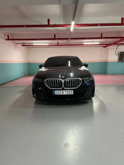 BMW 5-Series 2025, 3034 км, за 41033.22 USD