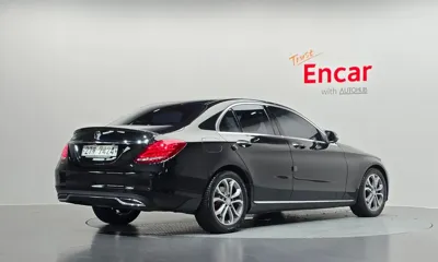 Mercedes-Benz C-Class 2017, 81474 км, за 11093.61 USD