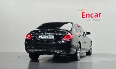 Mercedes-Benz C-Class 2017, 81474 км, за 11093.61 USD