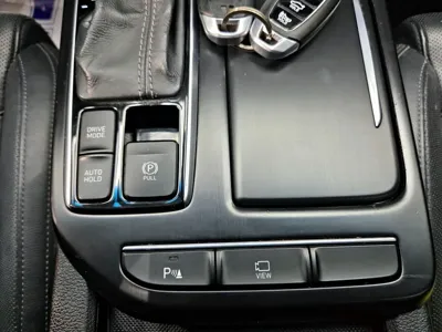 Hyundai Grandeur 2018, 165542 км, за 6301.69 USD - фото 20