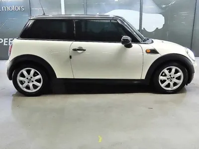 MINI Cooper 2007, 142989 км, за 1904.89 USD