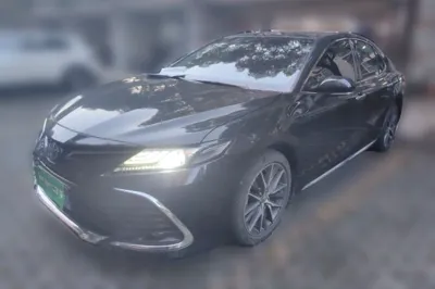 Toyota Camry · 2023 год