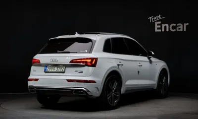 Audi Q5 2021, 35587 км, за 25677.69 USD