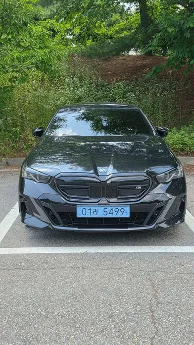 BMW i5 · 2025 год
