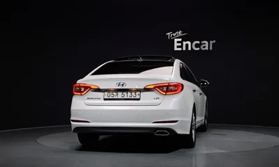 Hyundai Sonata 2017, 67289 км, за 8775.92 USD