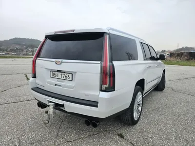 Cadillac Escalade 2018, 72000 км, за 27302.86 USD - фото 4