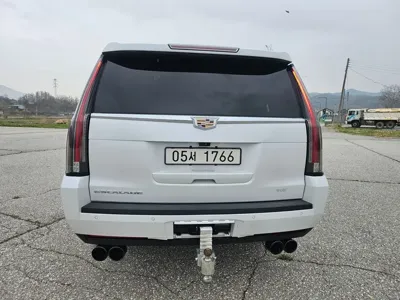 Cadillac Escalade 2018, 72000 км, за 27302.86 USD - фото 5