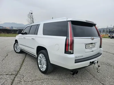 Cadillac Escalade 2018, 72000 км, за 27302.86 USD - фото 6