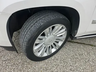 Cadillac Escalade 2018, 72000 км, за 27302.86 USD - фото 9