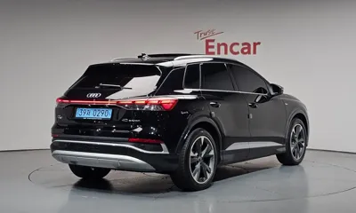 Audi Q4 e-tron 2023, 33490 км, за 27153.73 USD