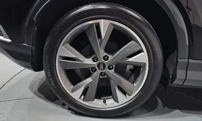 Audi Q4 e-tron 2023, 33490 км, за 27107.84 USD - фото 21
