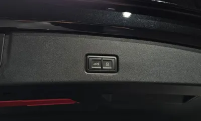 Audi Q4 e-tron 2023, 33490 км, за 27107.84 USD - фото 27
