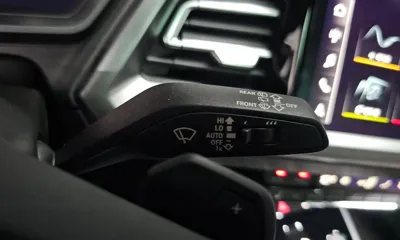 Audi Q4 e-tron 2023, 33490 км, за 27107.84 USD - фото 29