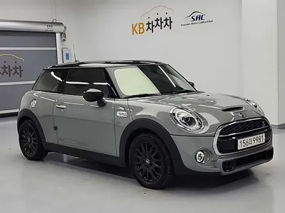 MINI Cooper 2021, 53635 км, за 11189.18 USD