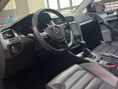 Volkswagen Golf 2016, 77000 км, за 6886.27 USD
