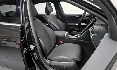 Mercedes-Benz C-Class 2024, 29516 км, за 28836.04 USD - фото 10