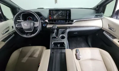 Toyota Sienna 2023, 22926 км, за 29335.97 USD - фото 7