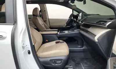 Toyota Sienna 2023, 22926 км, за 29335.97 USD - фото 11
