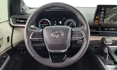 Toyota Sienna 2023, 22926 км, за 29335.97 USD - фото 13