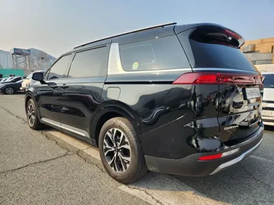 Kia Canival 2023, 71000 км, за 18051.73 USD
