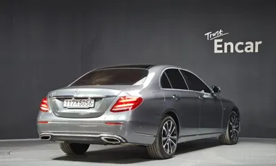 Mercedes-Benz E-Class 2019, 116968 км, за 15947.12 USD