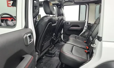 Jeep Wrangler 2022, 65040 км, за 30189.05 USD - фото 12