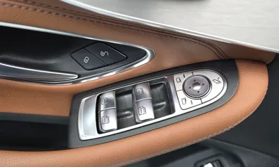 Mercedes-Benz C-Class 2020, 57204 км, за 21005.65 USD - фото 29