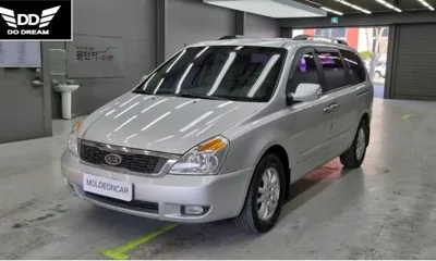Kia Canival · 2012 год