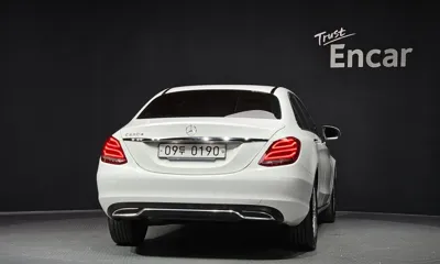 Mercedes-Benz C-Class 2016, 160025 км, за 8403.91 USD