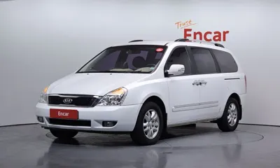 Kia Canival · 2012 год