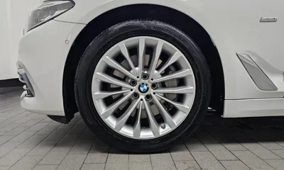 BMW 5-Series 2018, 104312 км, за 13981.88 USD