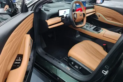 Geely Galaxy Galaxy 8 2025, 8700 км, за 20604 USD - фото 18