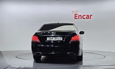 Hyundai Equus 2015, 117939 км, за 4966.88 USD