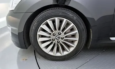 Hyundai Equus 2015, 117939 км, за 4966.88 USD