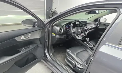 Kia K3 2020, 124092 км, за 7995.84 USD - фото 10