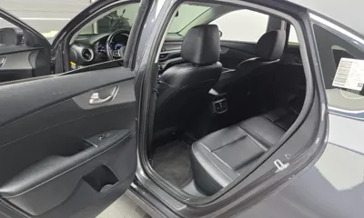 Kia K3 2020, 124092 км, за 7995.84 USD - фото 11