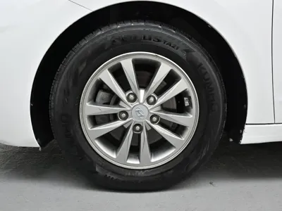Hyundai Avante 2019, 122986 км, за 7155.05 USD