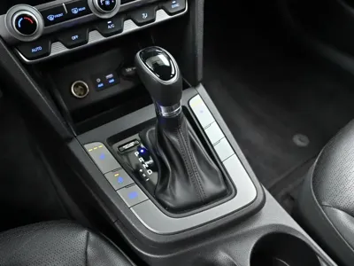 Hyundai Avante 2019, 122986 км, за 7100.98 USD - фото 9