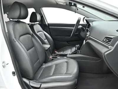 Hyundai Avante 2019, 122986 км, за 7100.98 USD - фото 10