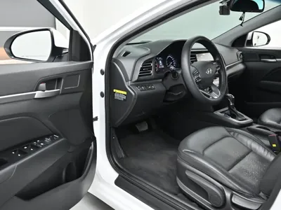 Hyundai Avante 2019, 122986 км, за 7100.98 USD - фото 11