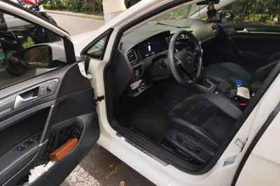 Volkswagen Golf 2020, 33200 км, за 12236 USD - фото 14