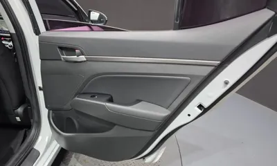 Hyundai Avante 2017, 6577 км, за 6825.71 USD - фото 25