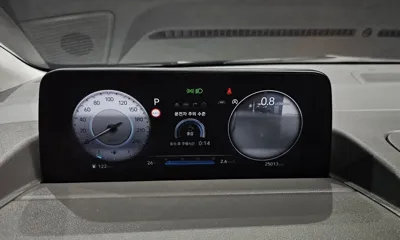 Hyundai Staria 2023, 25013 км, за 31135.04 USD - фото 8
