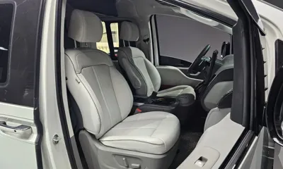 Hyundai Staria 2023, 25013 км, за 31135.04 USD - фото 10