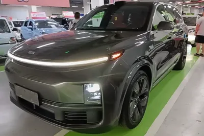 Li Auto L9 · 2022 год