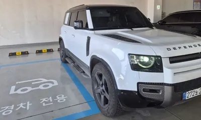 Land Rover Defender 2025, 39869 км, за 56555.92 USD