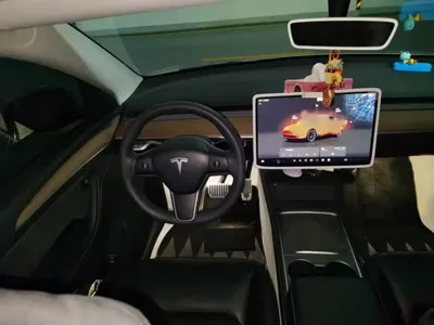 Tesla Model Y 2023, 48000 км, за 25304.71 USD
