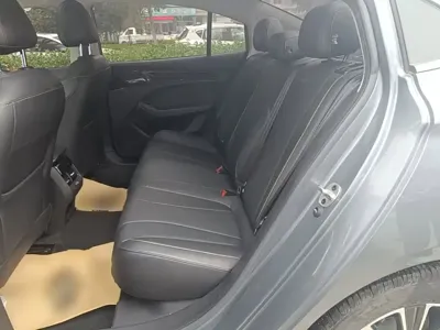 Roewe i5 2023, 47000 км, за 5738.56 USD - фото 17