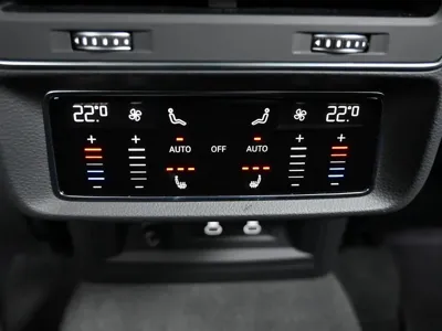 Audi Q8 2023, 13953 км, за 55374.62 USD - фото 18
