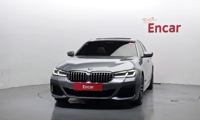 BMW 5-Series 2023, 44103 км, за 24720.29 USD